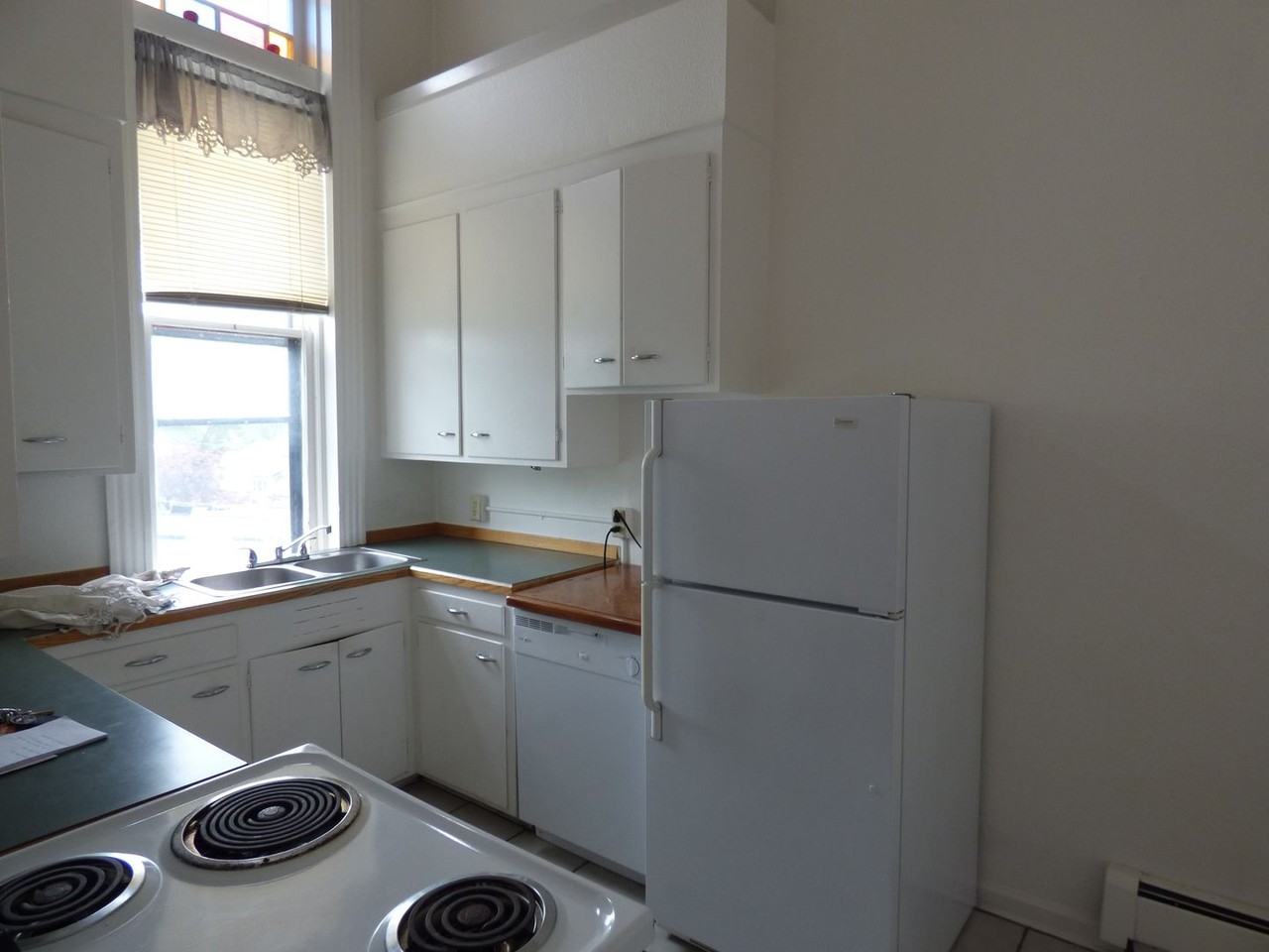 546 Atwood Street - Photo 3 of 10