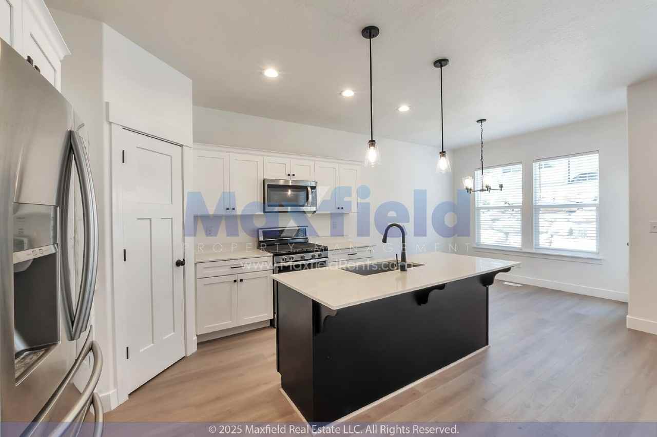 1451 N Sage Dr - Photo 5 of 34
