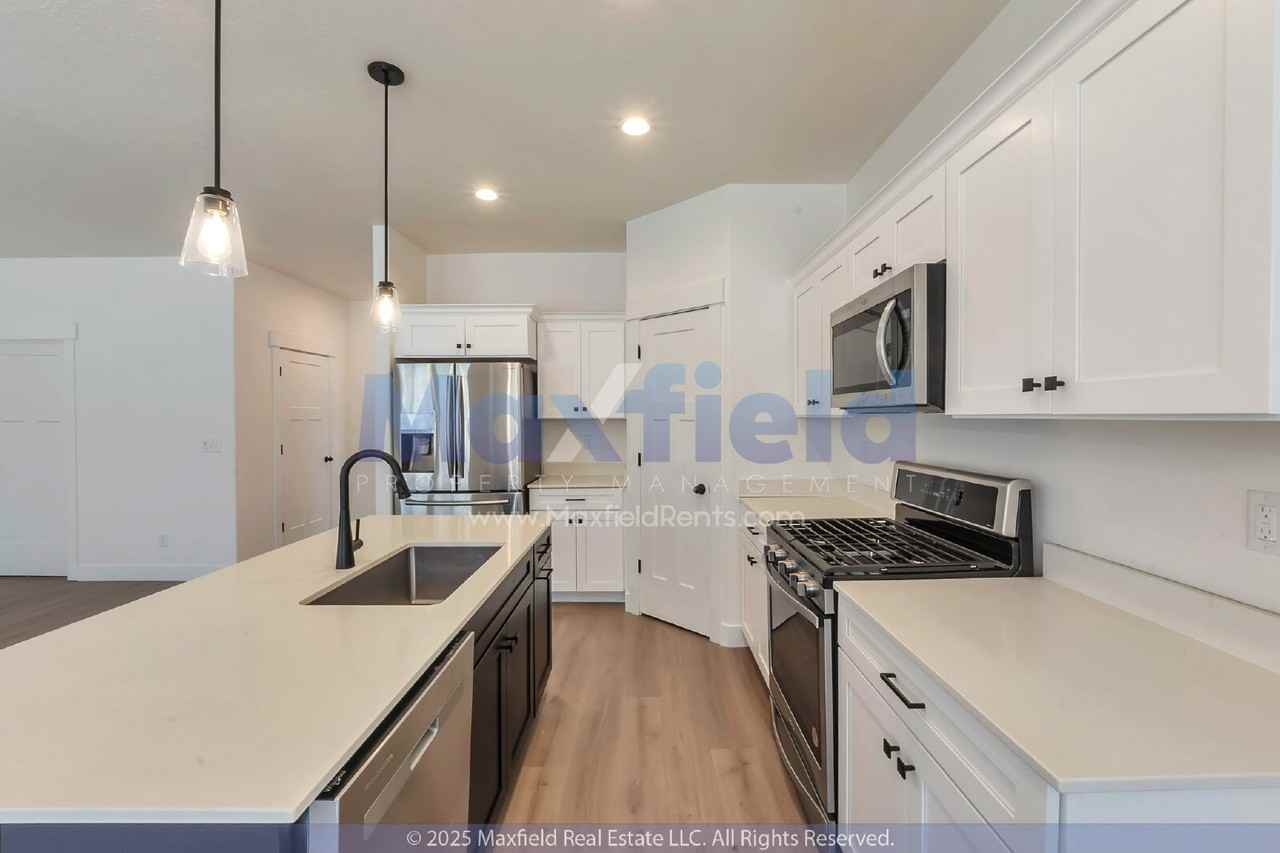 1451 N Sage Dr - Photo 6 of 34