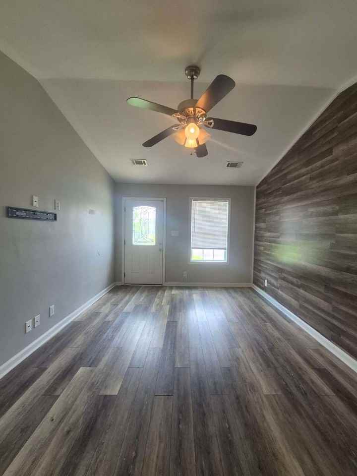 1017 Shadow Ridge Ave - Photo 5 of 25