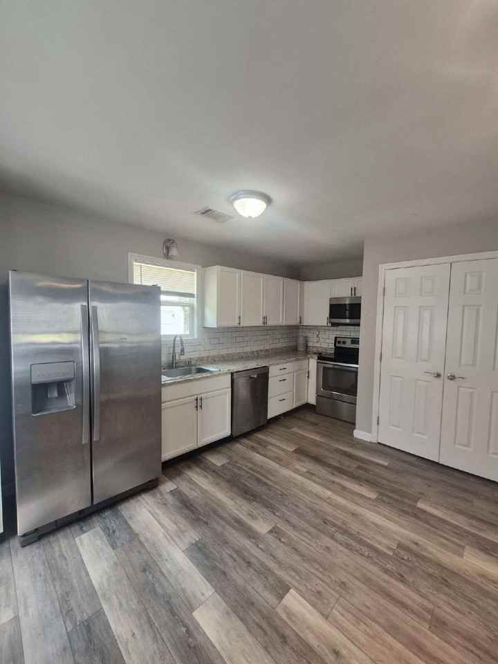 1017 Shadow Ridge Ave - Photo 7 of 25