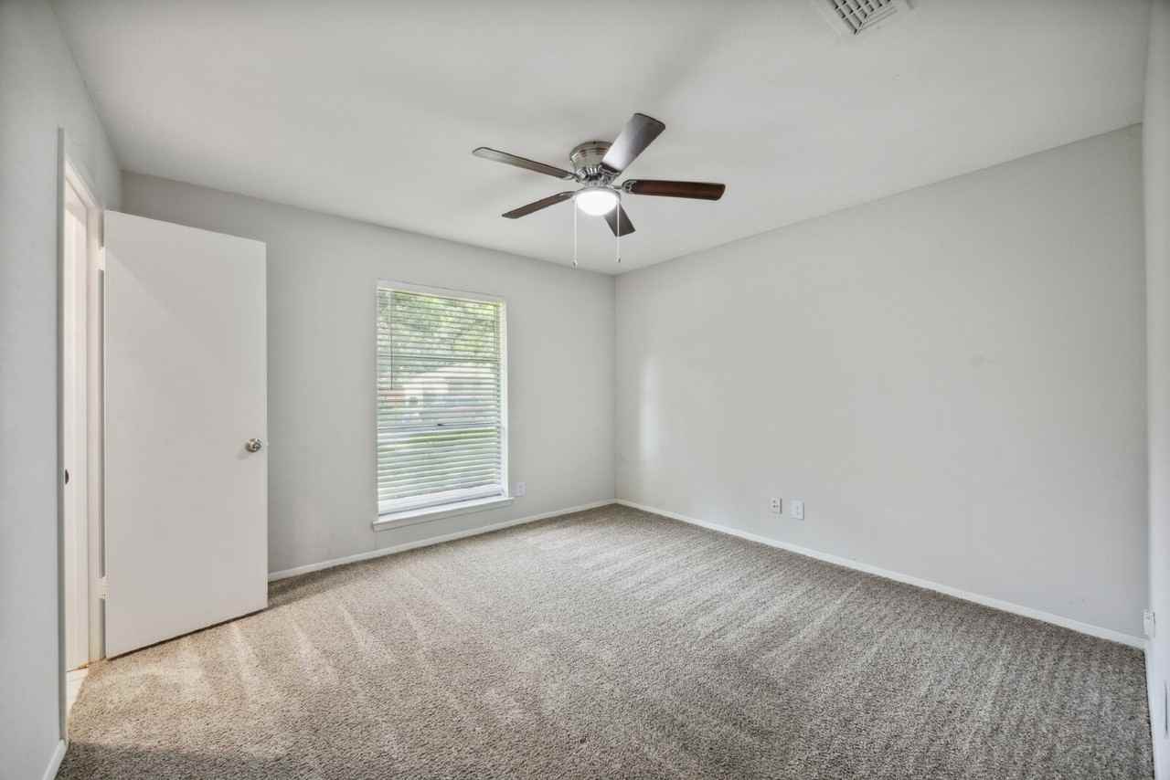 1725 Northcrest Dr - Photo 6 of 27