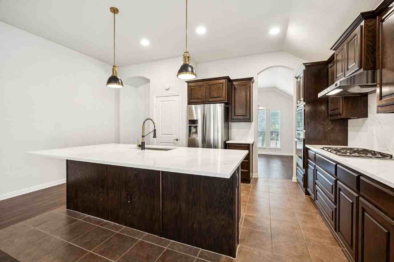 2317 Houston Dr - Photo 7 of 30