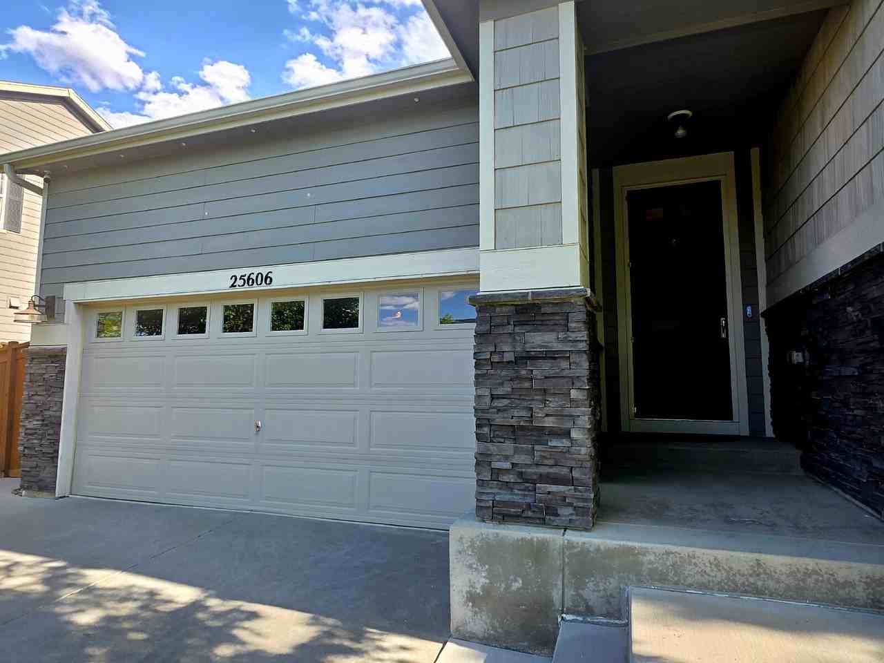 25606 E Bayaud Ave - Photo 3 of 33