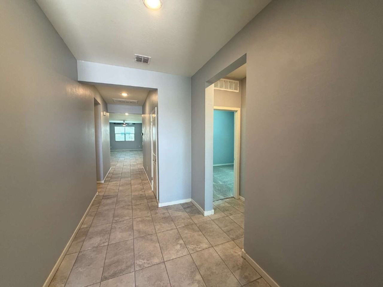 7214 E Gamebird Way - Photo 4 of 38