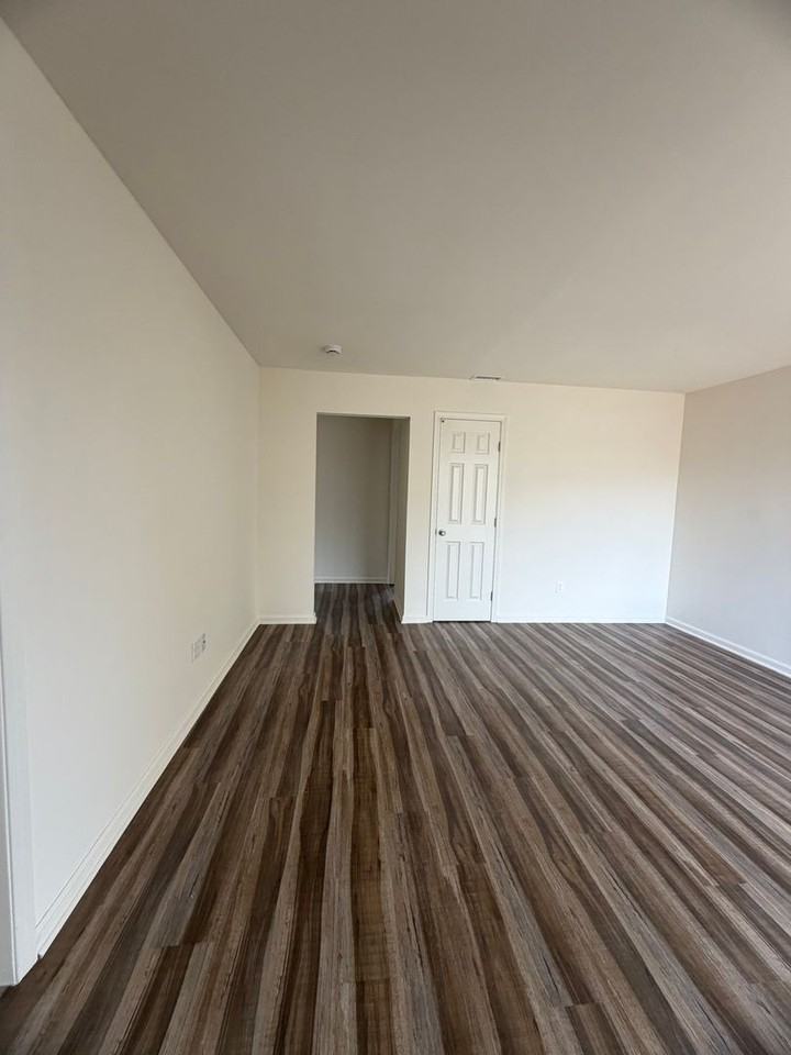 4539 Clairemont Dr - Photo 4 of 23