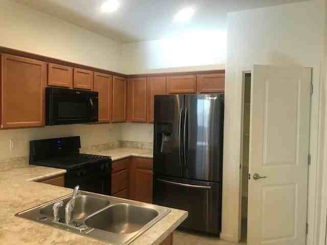 1635 Entrada Dr - Photo 7 of 11
