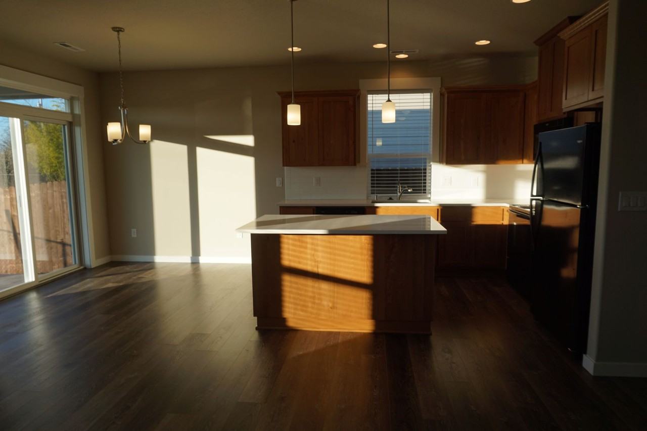 1710 Nw 19th Ave - Photo 7 of 25