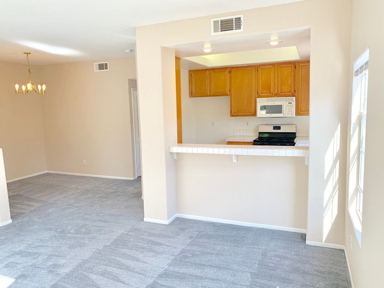 1014 S Rossano Way - Photo 4 of 17