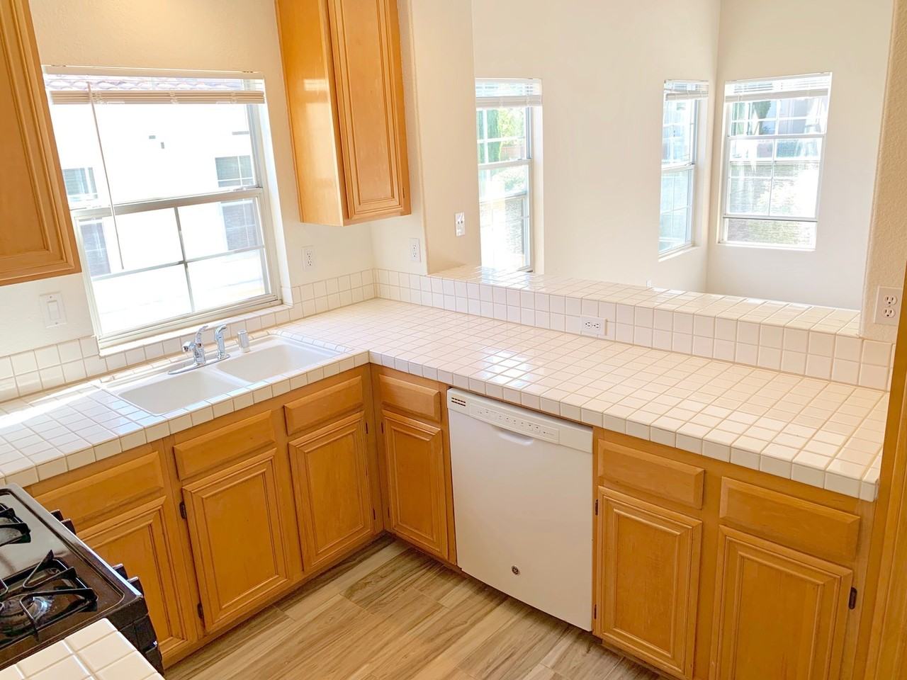 1014 S Rossano Way - Photo 6 of 17