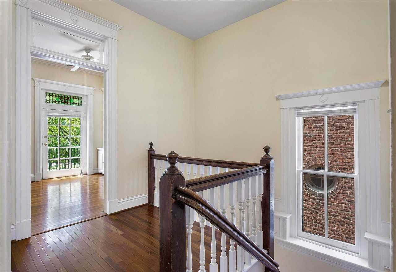 1918 Princess Anne Ave - Photo 5 of 39