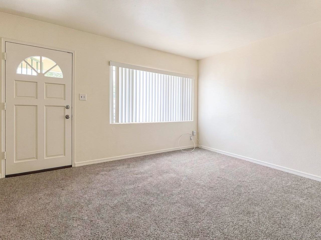404 Normandy St - Photo 2 of 14