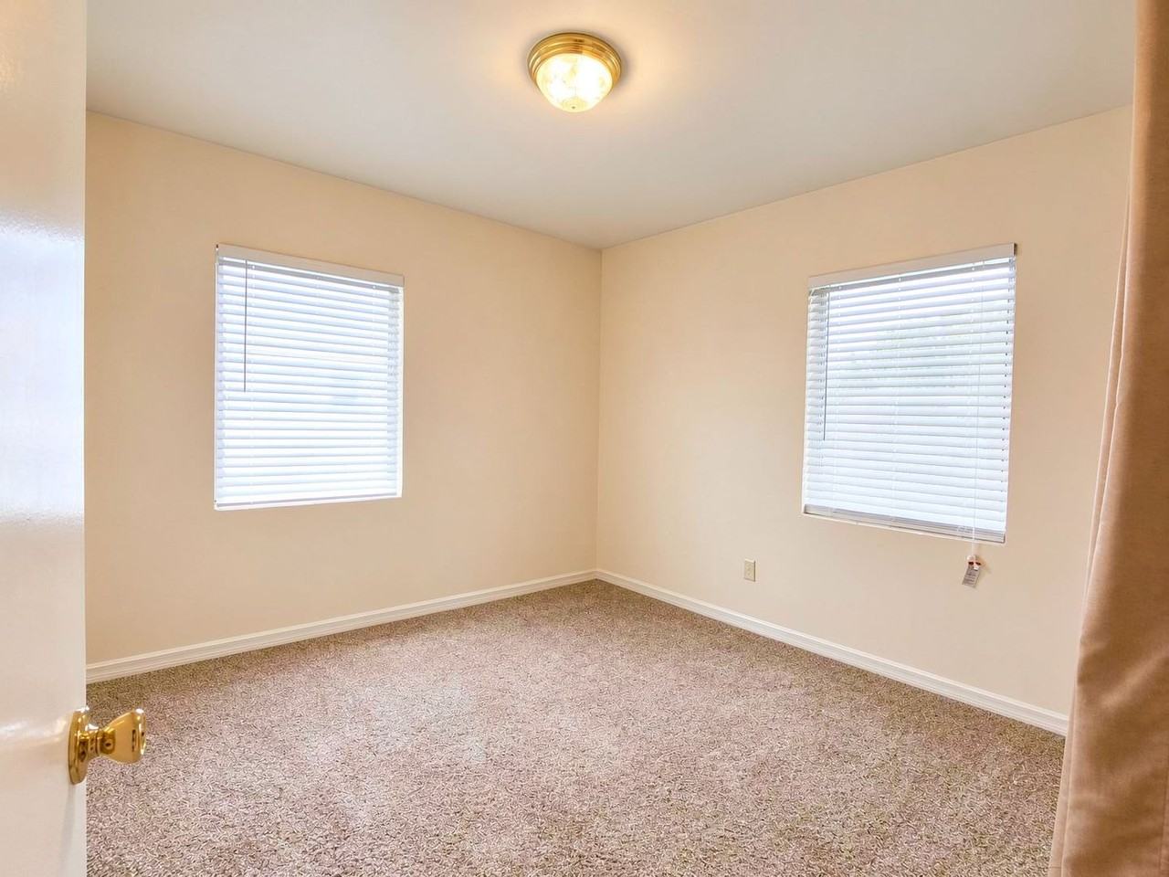 404 Normandy St - Photo 6 of 14