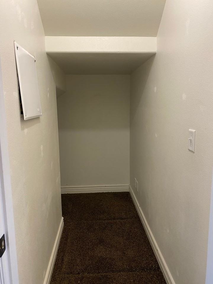 555 Countryside Ave - Photo 6 of 27