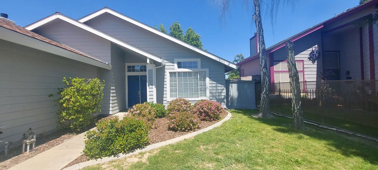 3835 Hunters Glen Pl - Photo 3 of 35