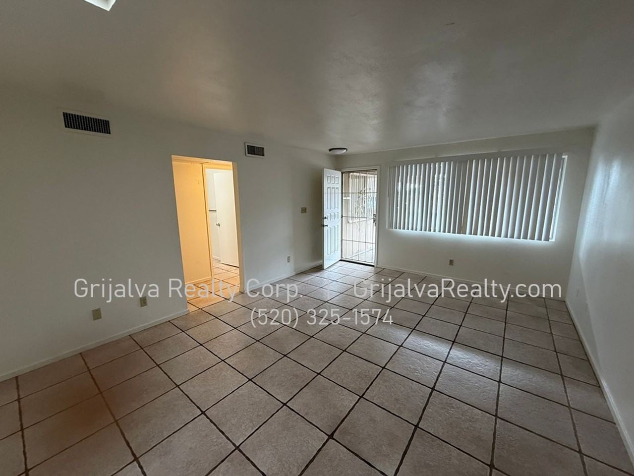 3946 N Stone Ave - Photo 2 of 12