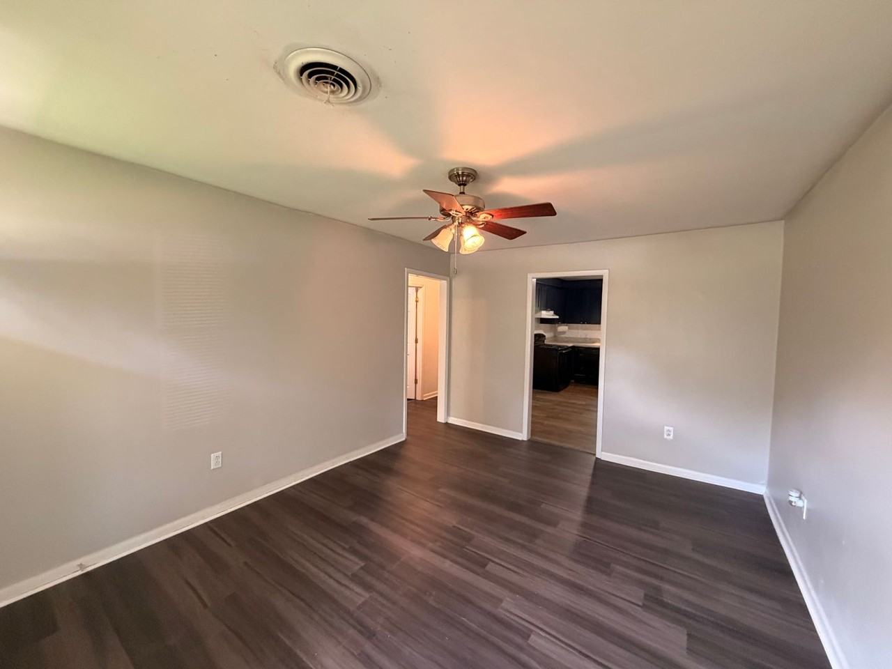 1706 Minerva Dr - Photo 3 of 13
