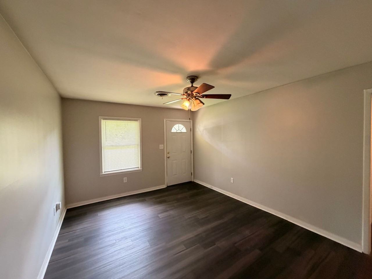 1706 Minerva Dr - Photo 4 of 13
