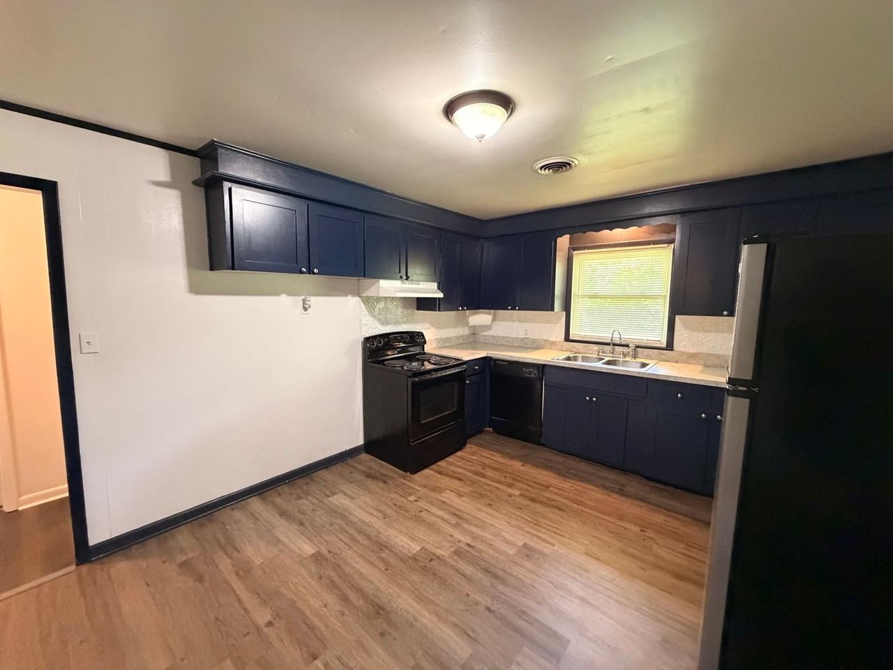 1706 Minerva Dr - Photo 6 of 13
