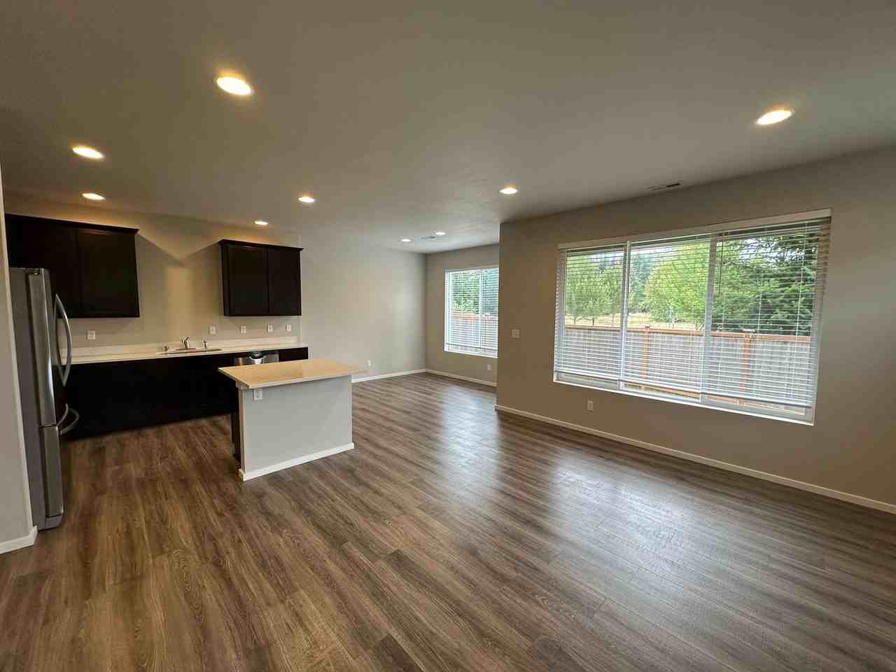 5032 Evie St Se - Photo 2 of 20