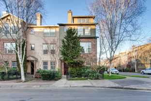 889 Ne Caden Ave - Photo 1 of 1