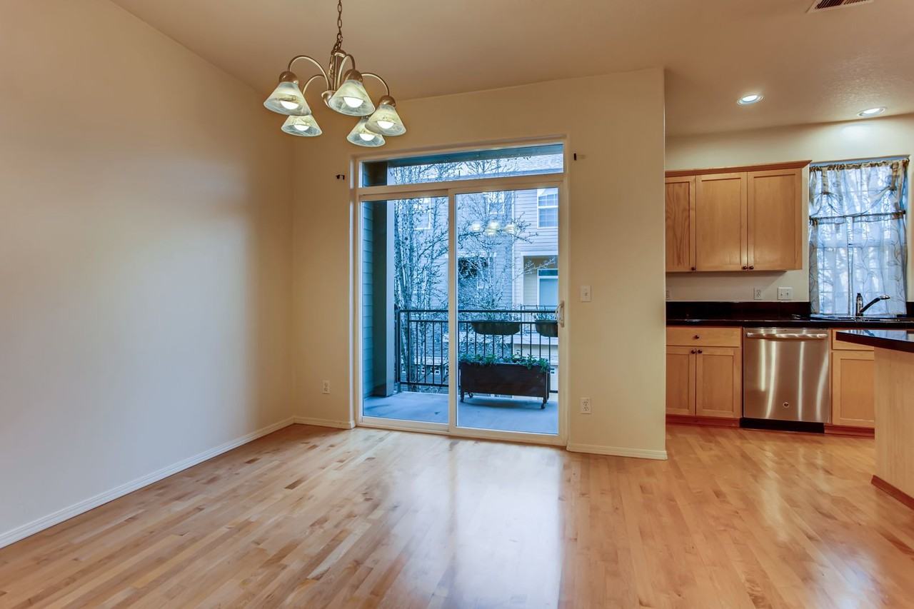 889 Ne Caden Ave - Photo 7 of 25
