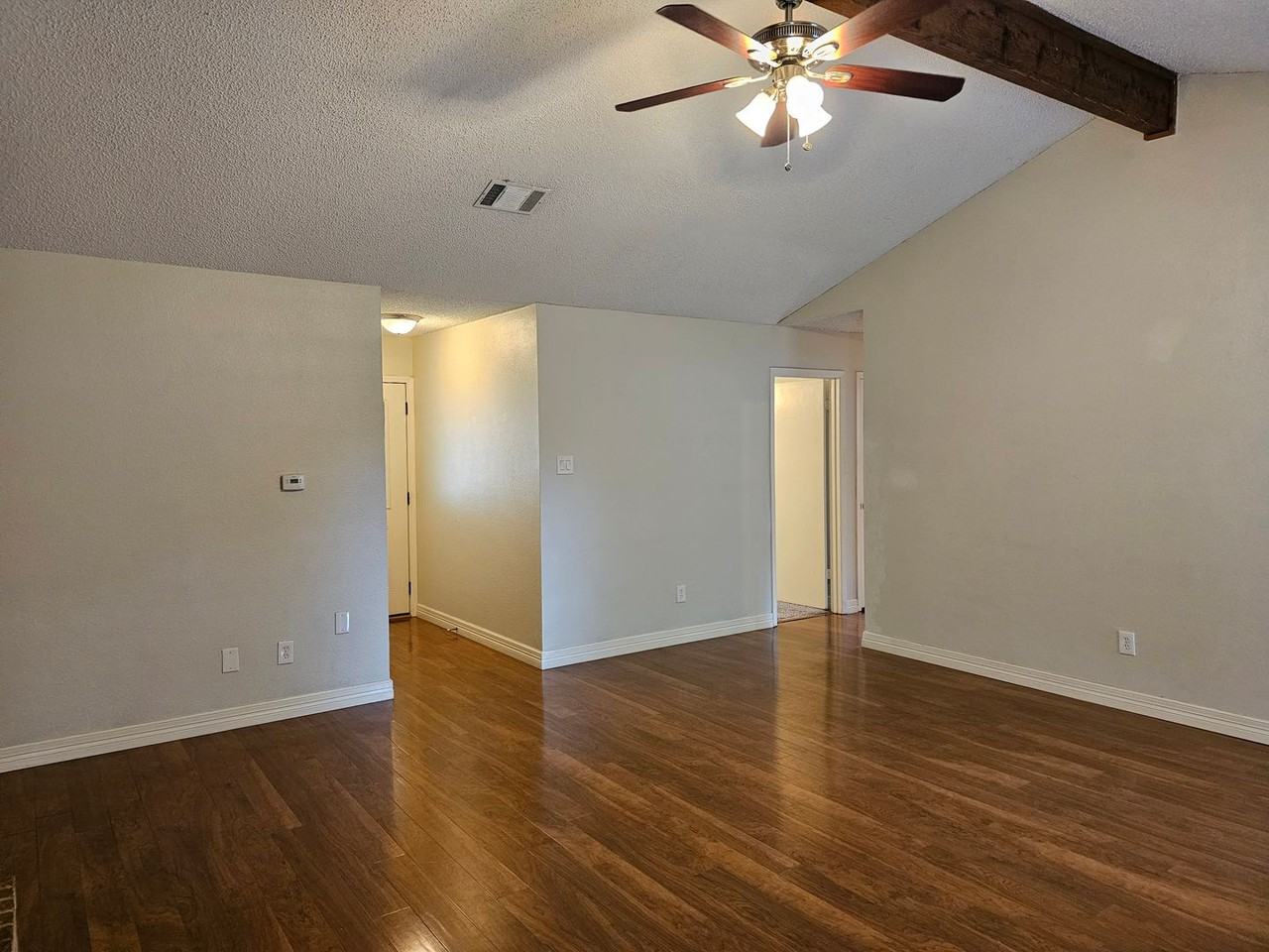 704 Chestnut Xing - Photo 7 of 32