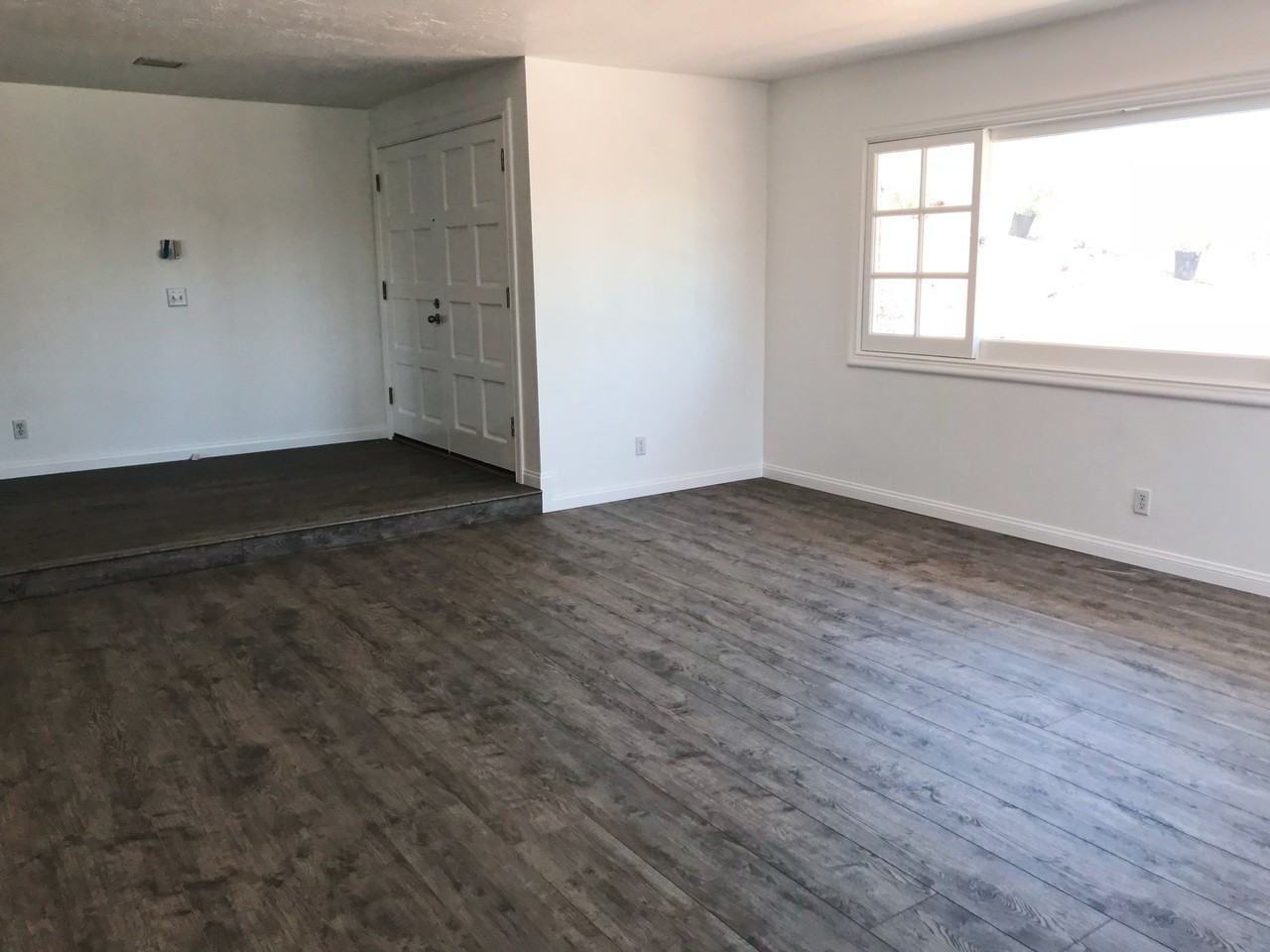 11768 Shadowglen Rd - Photo 4 of 26