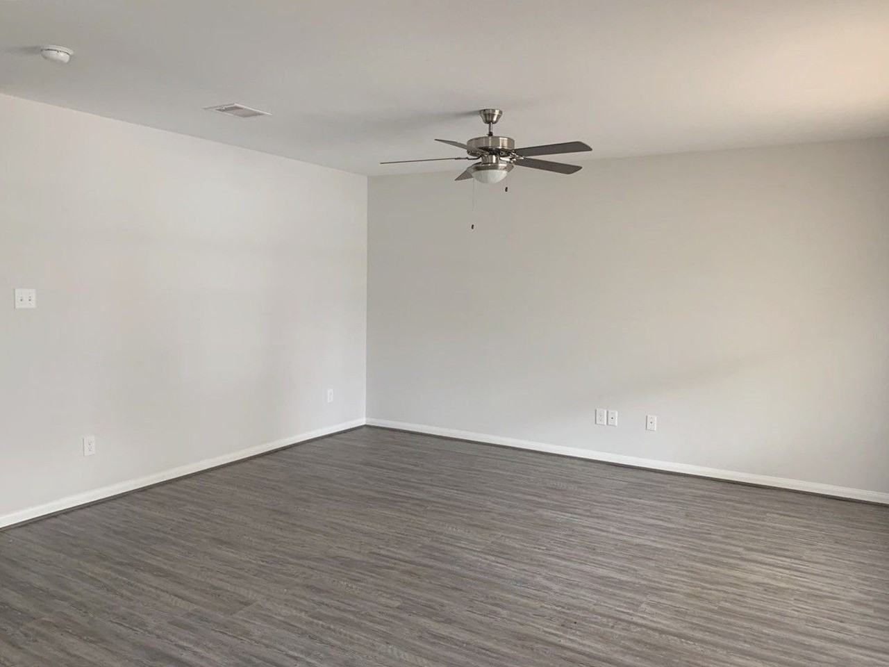 7801 Angus St - Photo 5 of 18