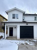 featured image of 1718 Ne Lotus Dr