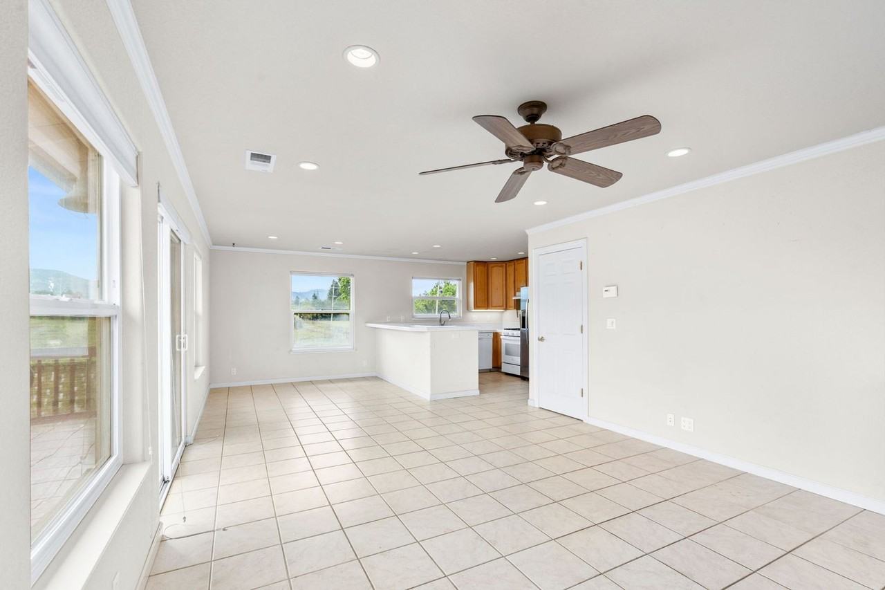 1291 Monticello Rd - Photo 5 of 28