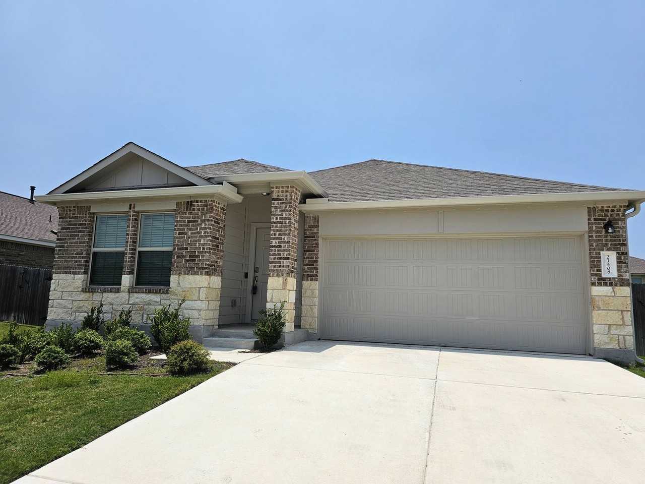 21408 Bird Wing Dr - Photo 2 of 37