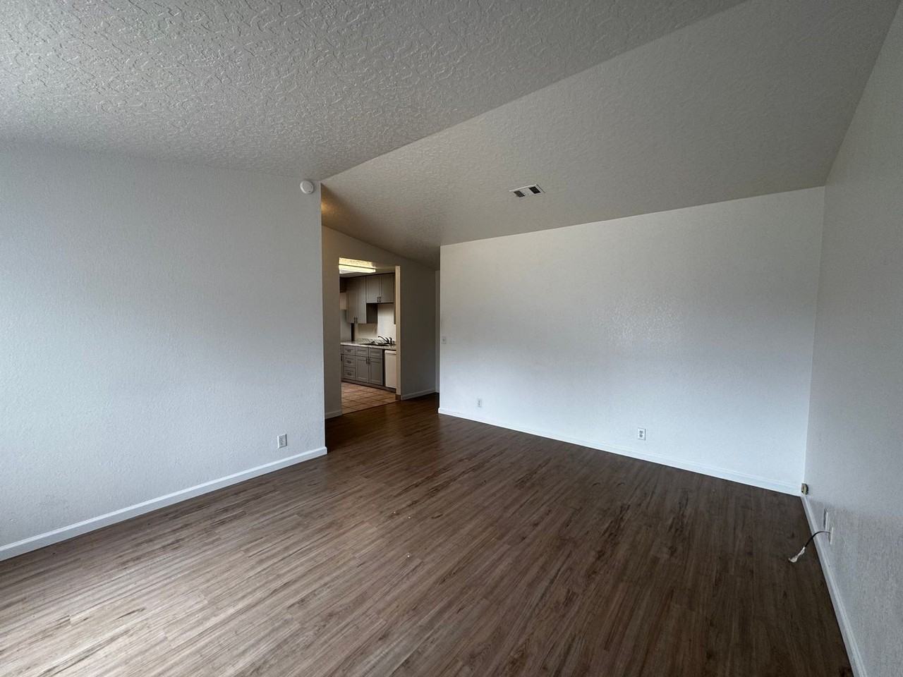 3525 Tracey Ct - Photo 4 of 21