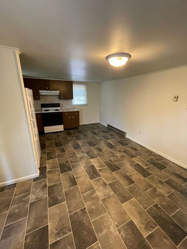 324 N Broad St - Photo 2 of 8