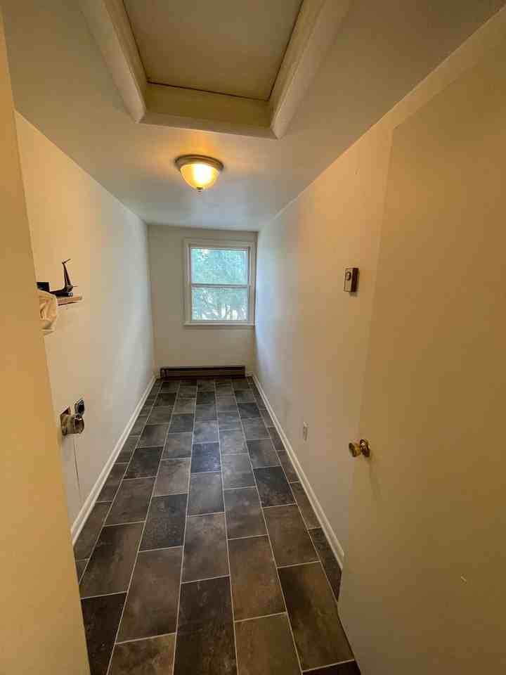 324 N Broad St - Photo 5 of 8