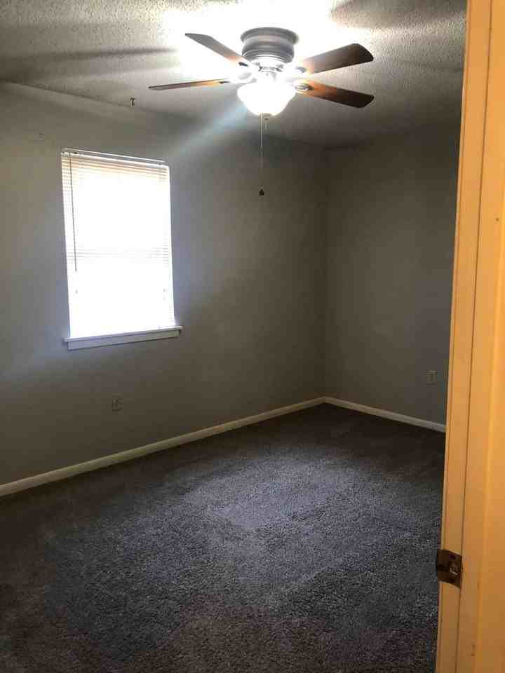 23 Hartwell Pl - Photo 3 of 10