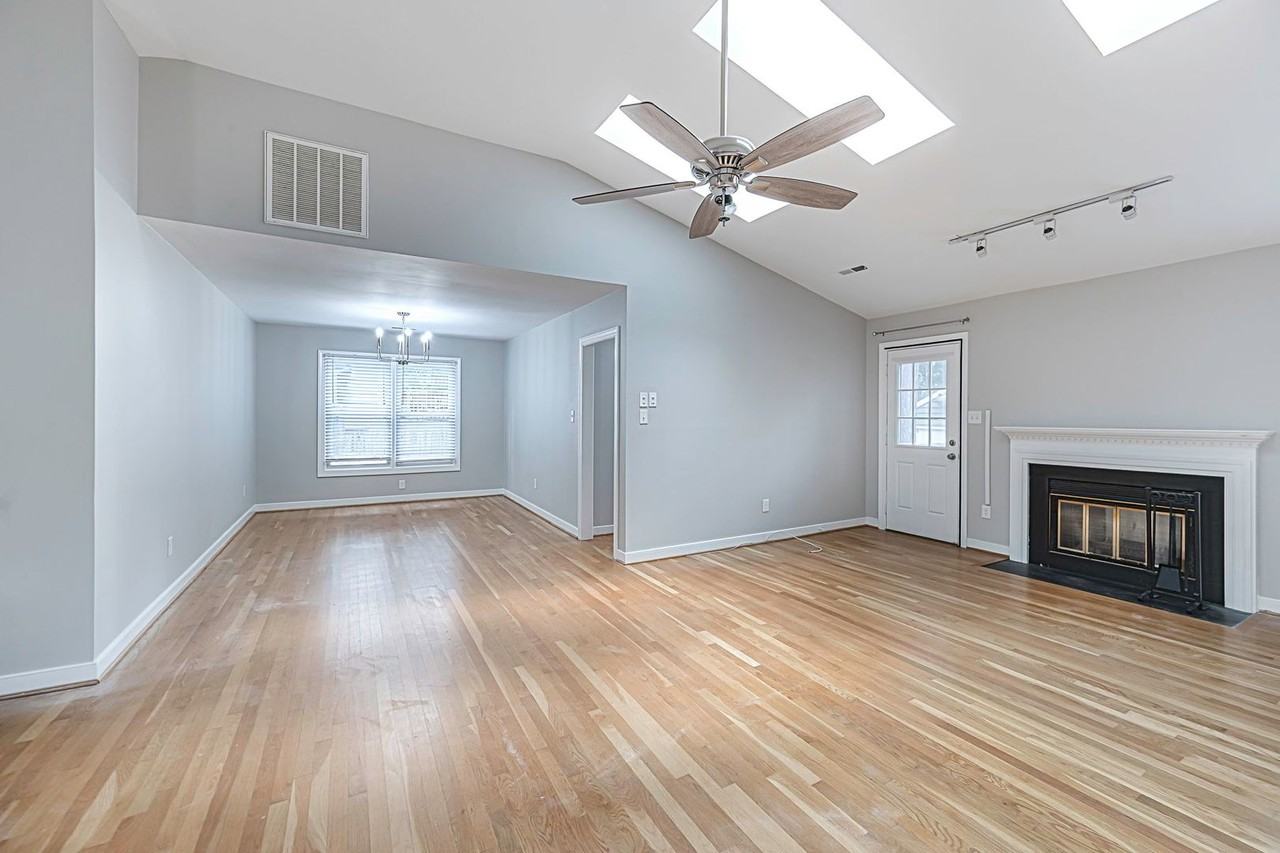 12933 Church Ct - Photo 7 of 30