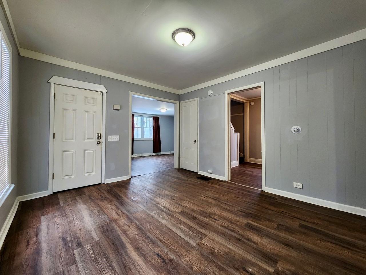 670 Garson Ave - Photo 3 of 18