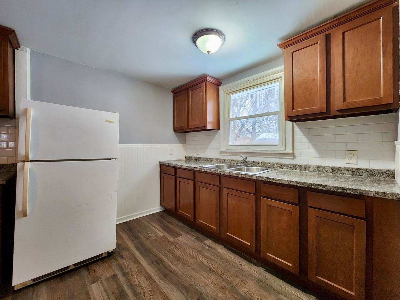 670 Garson Ave - Photo 6 of 18