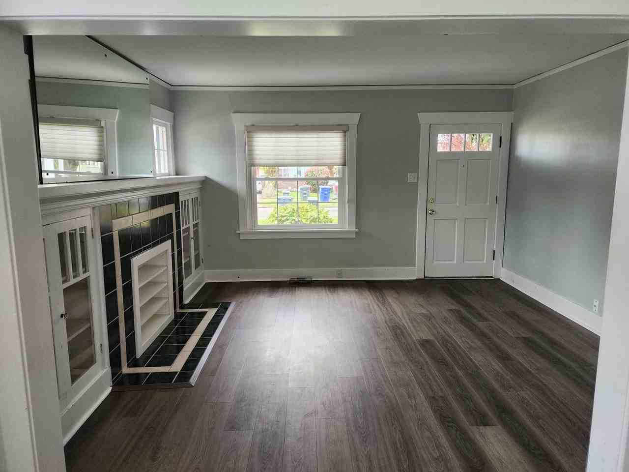 609 5th Ave Nw - Photo 3 of 20