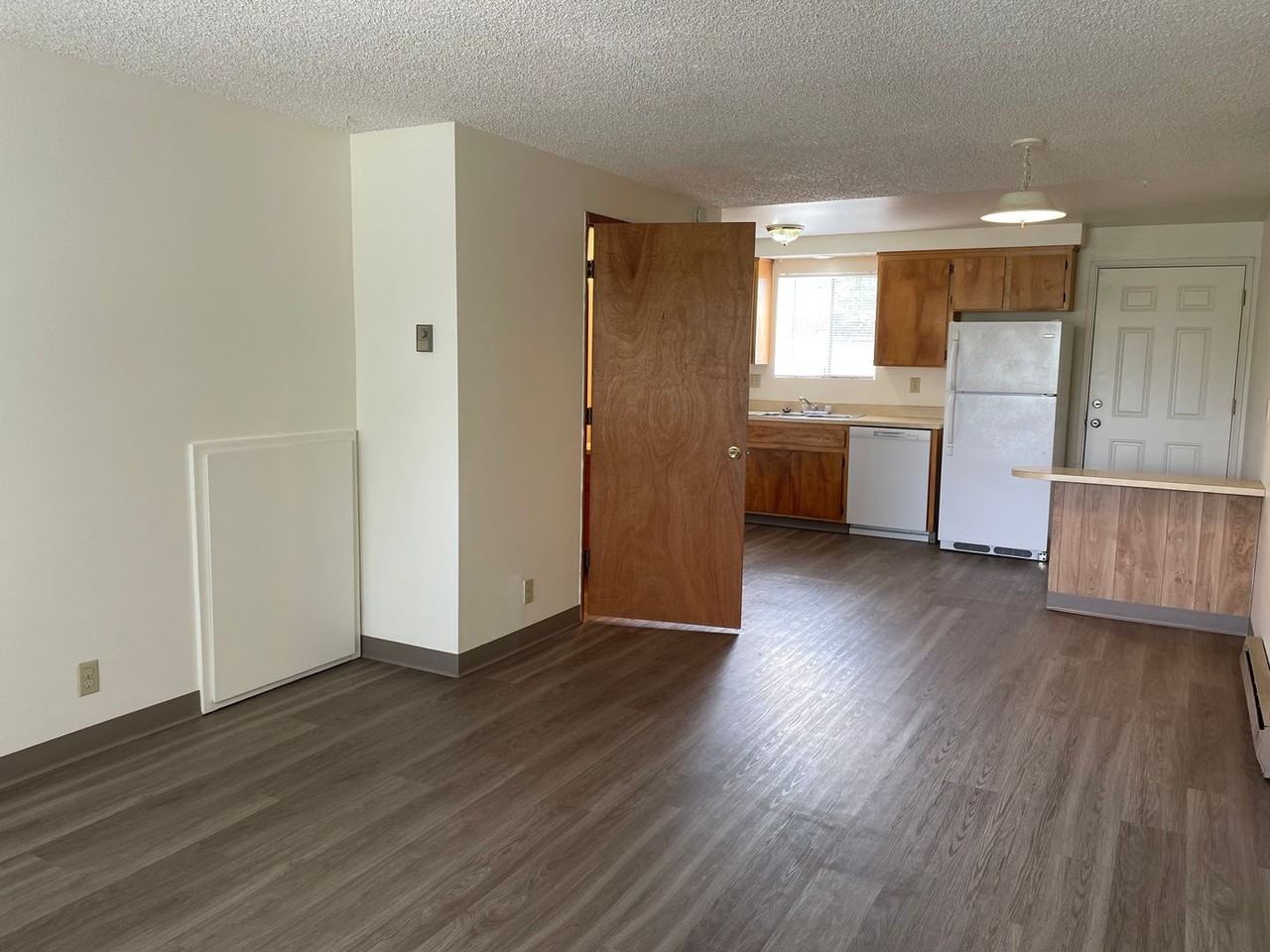 2024 Ne Fairview Ave #A - Photo 5 of 19