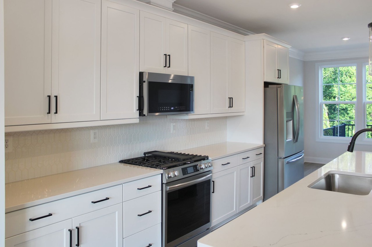 1274 Laconia Ln - Photo 6 of 28