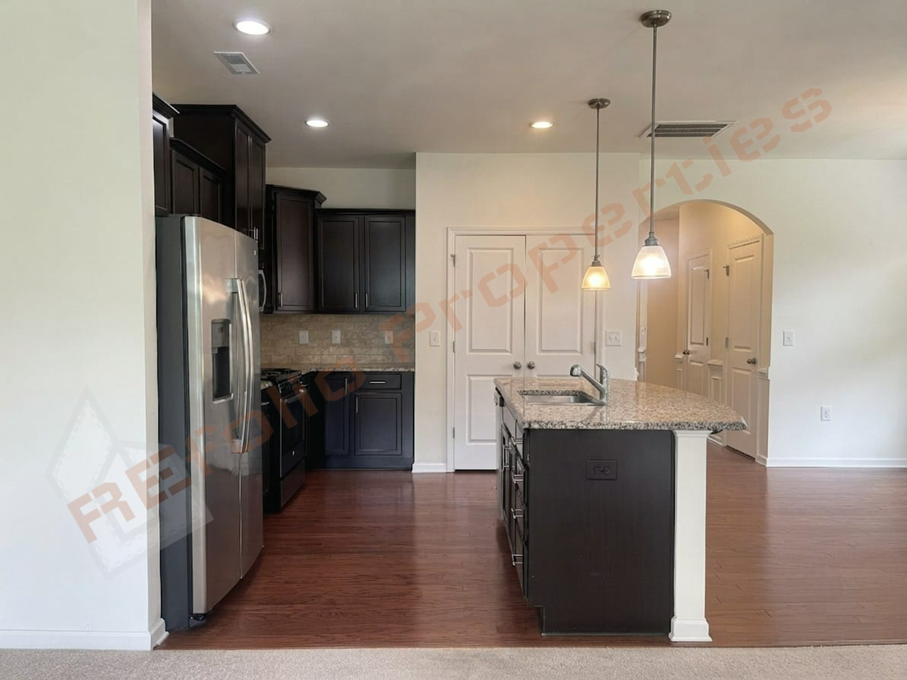 606 Briarcliff St - Photo 4 of 25