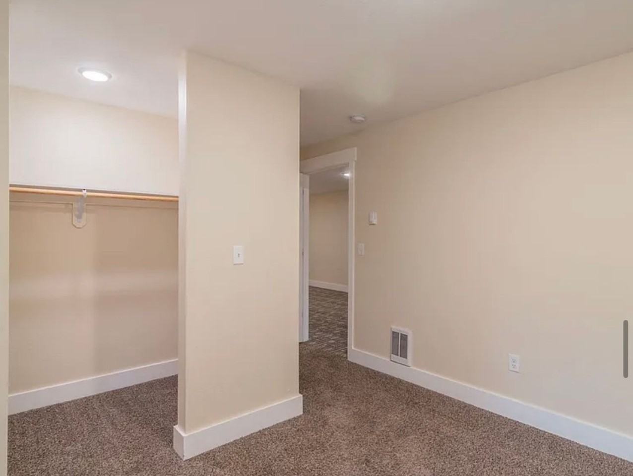 505 W 6th St - Photo 7 of 23