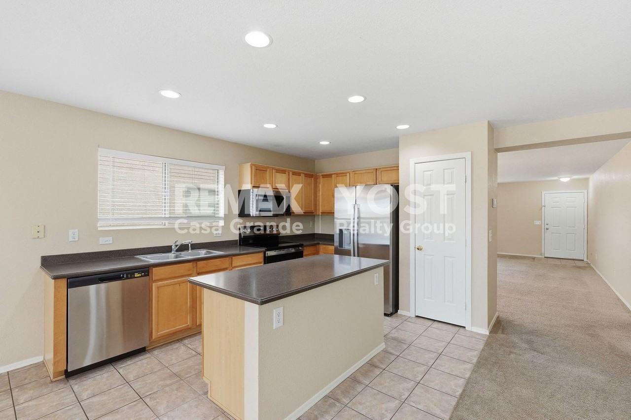 660 W Kingman Loop - Photo 5 of 17