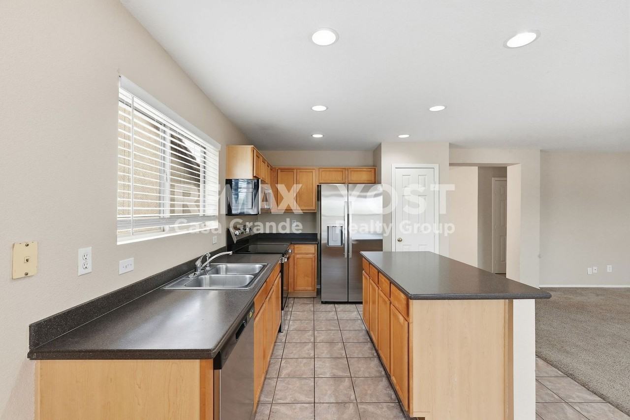 660 W Kingman Loop - Photo 7 of 17