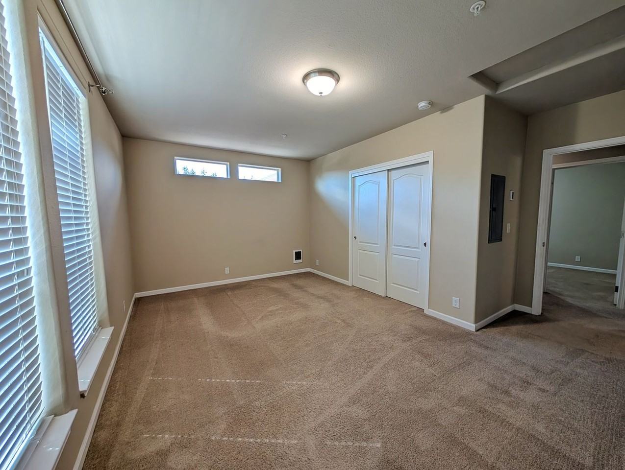 4401 Riverside Dr #G6 - Photo 5 of 21