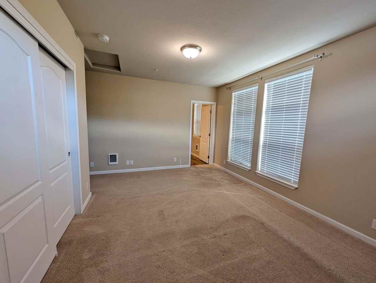 4401 Riverside Dr #G6 - Photo 6 of 21
