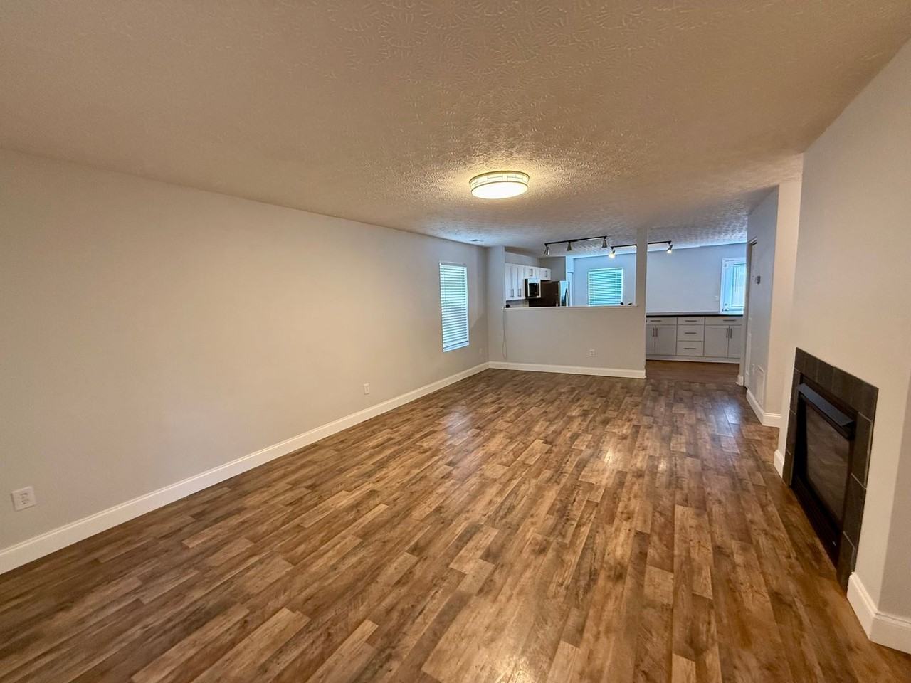 8163 Royal Elm Dr - Photo 3 of 20