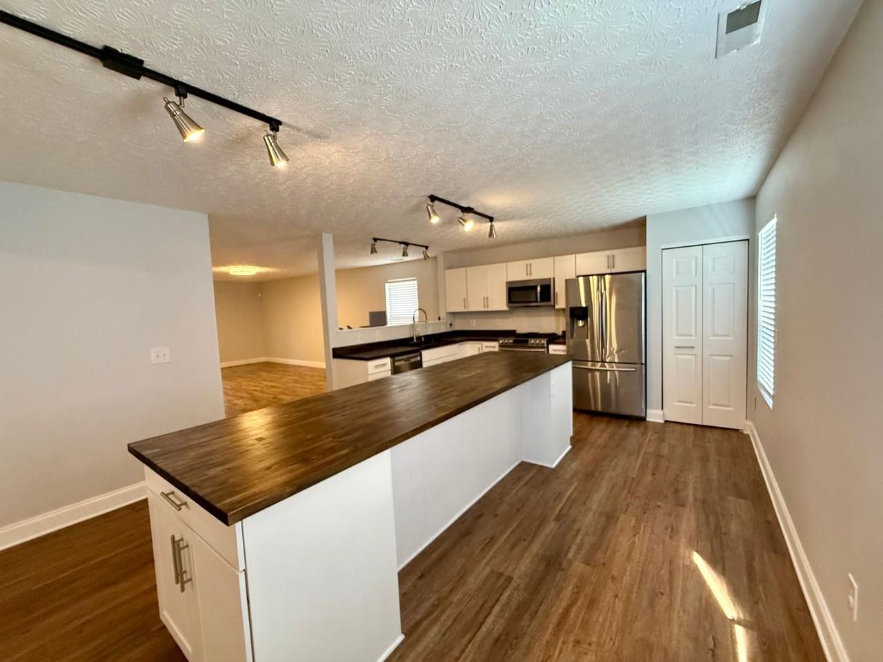 8163 Royal Elm Dr - Photo 6 of 20